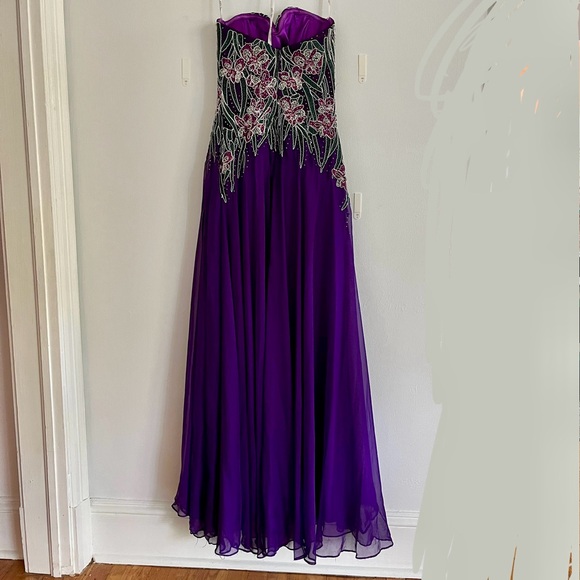 Ellie Wilde dress by Mon Cheri - Size 2 - worn once - Picture 8 of 12